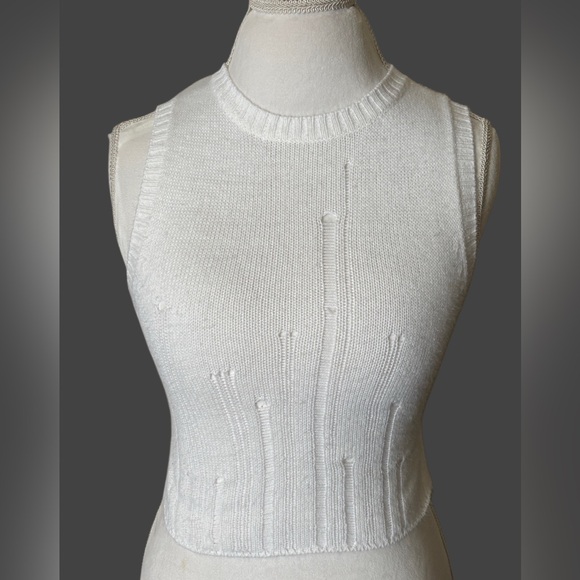 wild fable Tops - Wild Fable XS Distressed White Knit Tank Top
